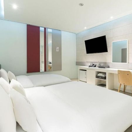 Gimpo Pentastar Hotel Buitenkant foto