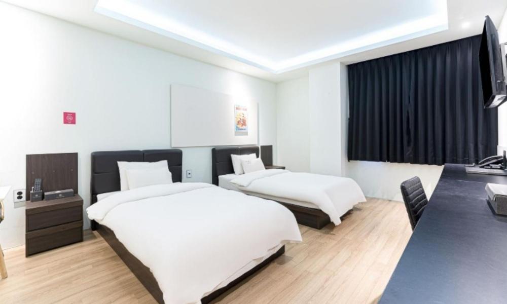 Gimpo Pentastar Hotel Buitenkant foto